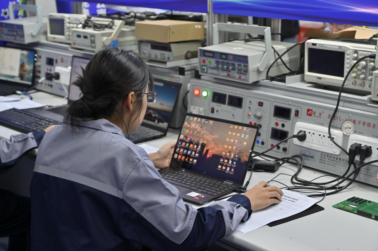 我校成功承辦2023年云南省職業院校技能大賽“智能電子產品設計與開發”賽項，以賽促學助推技術人才培養